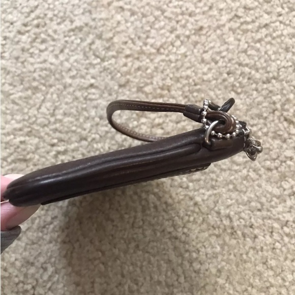 Coach Chelsea brown wristlet Y2K - Picture 9 of 13